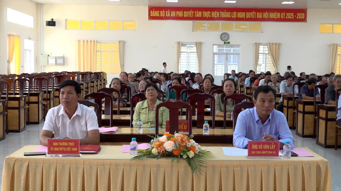 Description: C:\Users\User\Desktop\TRUYỀN THANH\2026\THÁNG 10\21-10 Hội nghị 'Tháng nghe dân nói'\Ảnh\1792551474744_4383441935767776347_4383441935767776347_51c5e2cc1de3964091ebc2e7ae3b0eb4.jpg