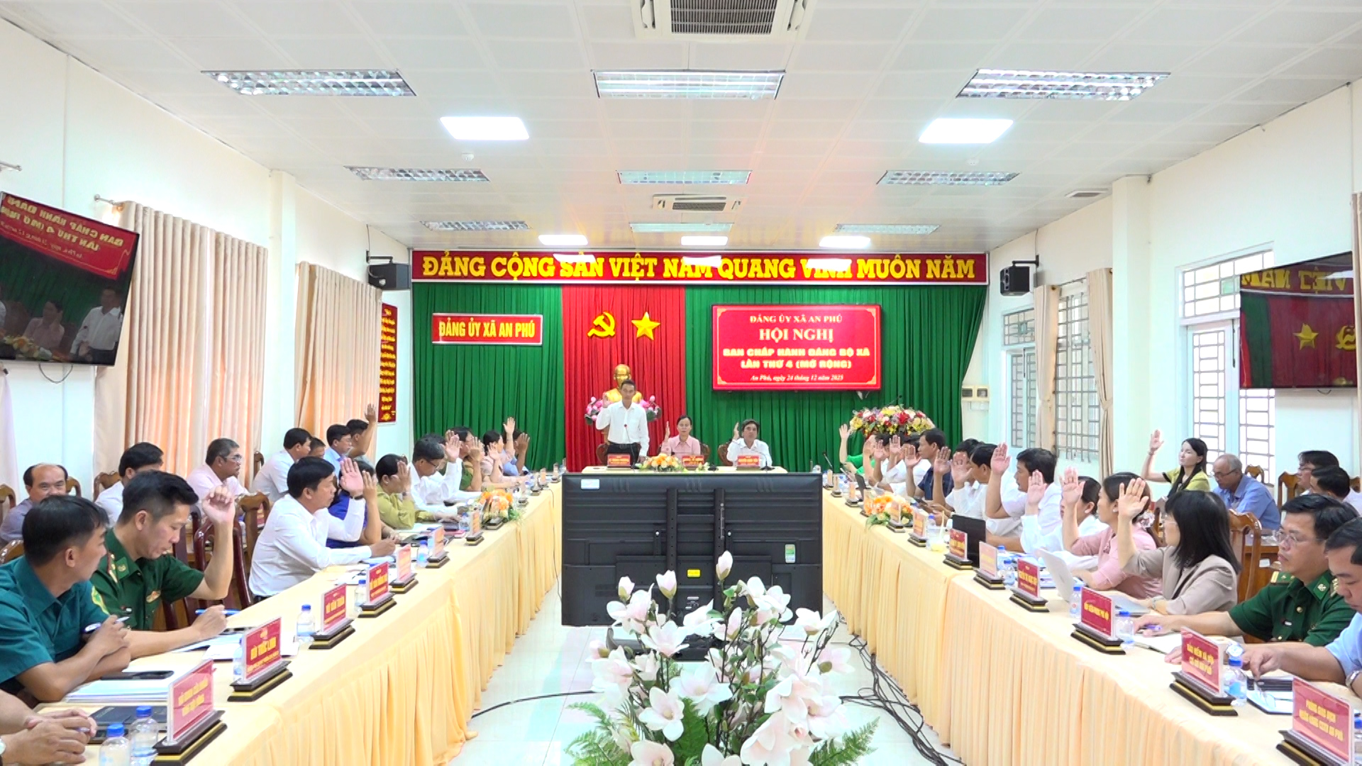 Description: 00264.00_02_38_12.Still014