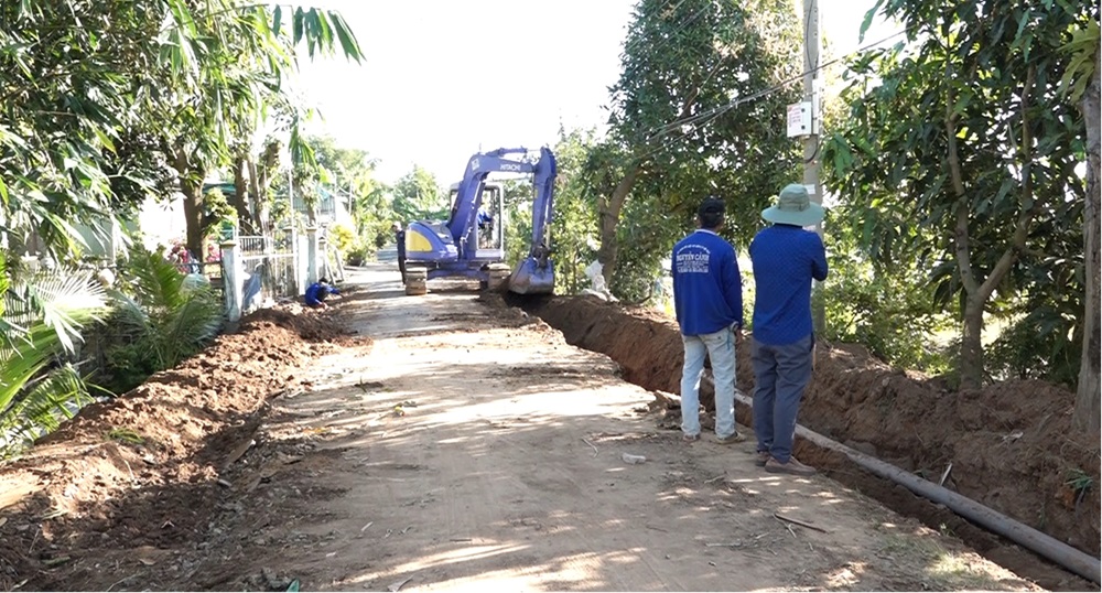 Quốc Thái nâng cấp, láng nhựa lộ giao thông nông thôn đảm bảo tiêu chí xây dựng nông thôn mới